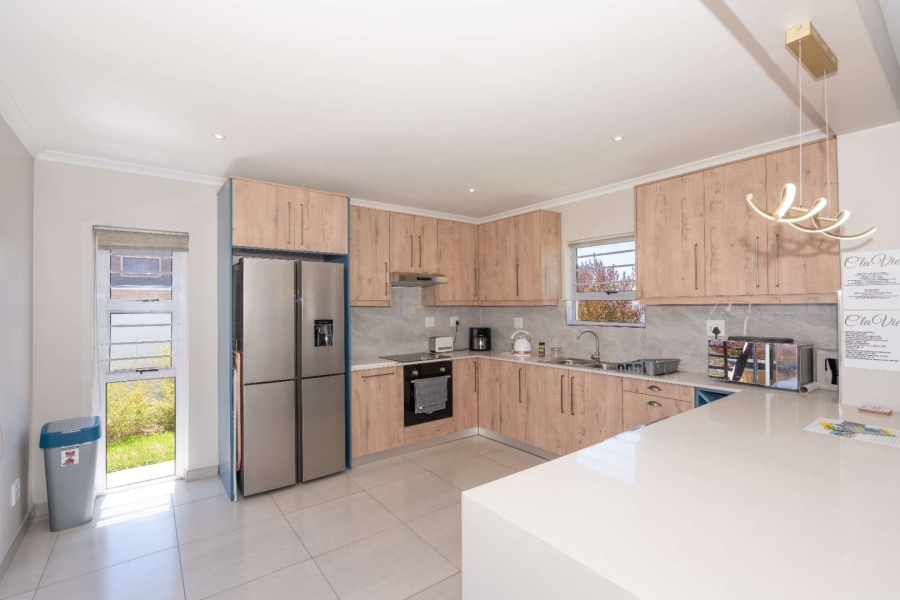 3 Bedroom Property for Sale in Middedorp Western Cape